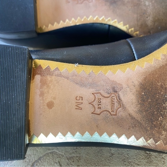 Tory Burch Black Leather Loafers‎ w/Gold Medallion Logo Women's Size 5 - Picture 8 of 10